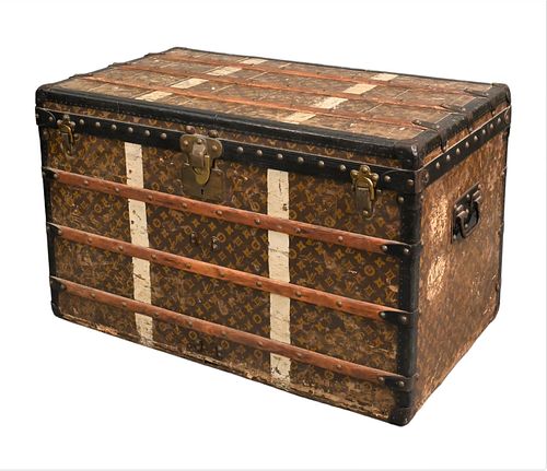 LOUIS VUITTON TRUNKLouis Vuitton