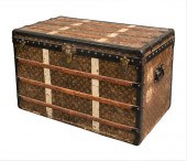 LOUIS VUITTON TRUNKLouis Vuitt