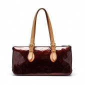 LOUIS VUITTON VERNIS LEATHER T