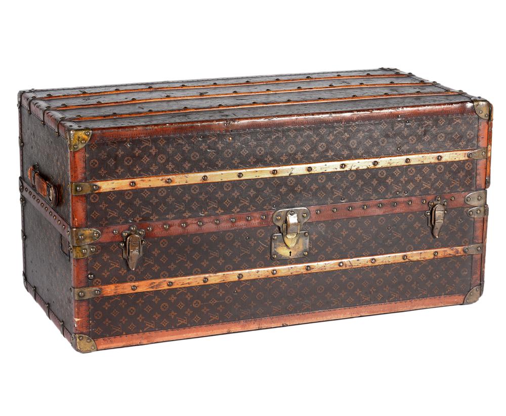 LOUIS VUITTON WARDROBE STEAMER