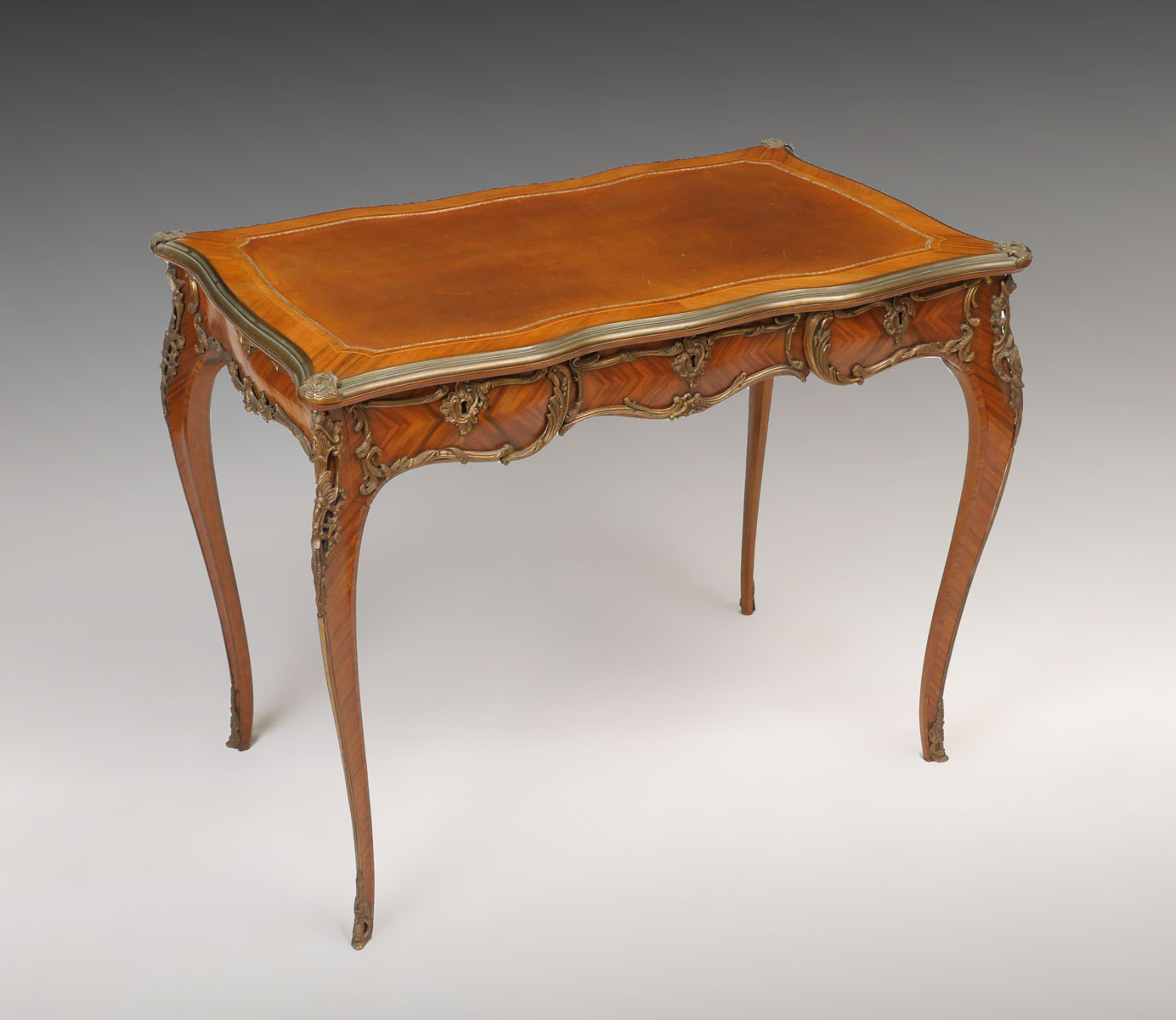 LOUIS XV KINGWOOD LADIES BUREAU: