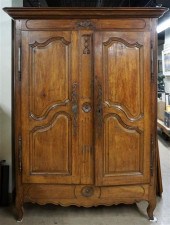 LOUIS XV PROVINCIAL WALNUT ARM
