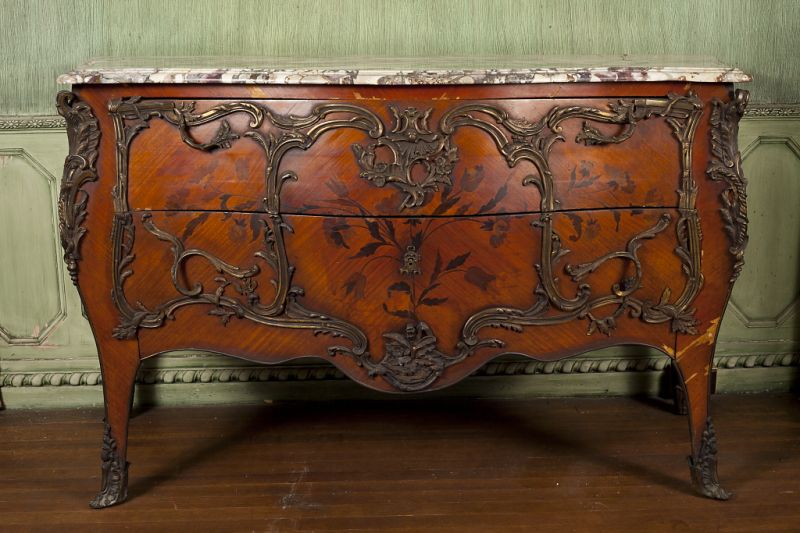 Louis XV Style Bombe Commodelate