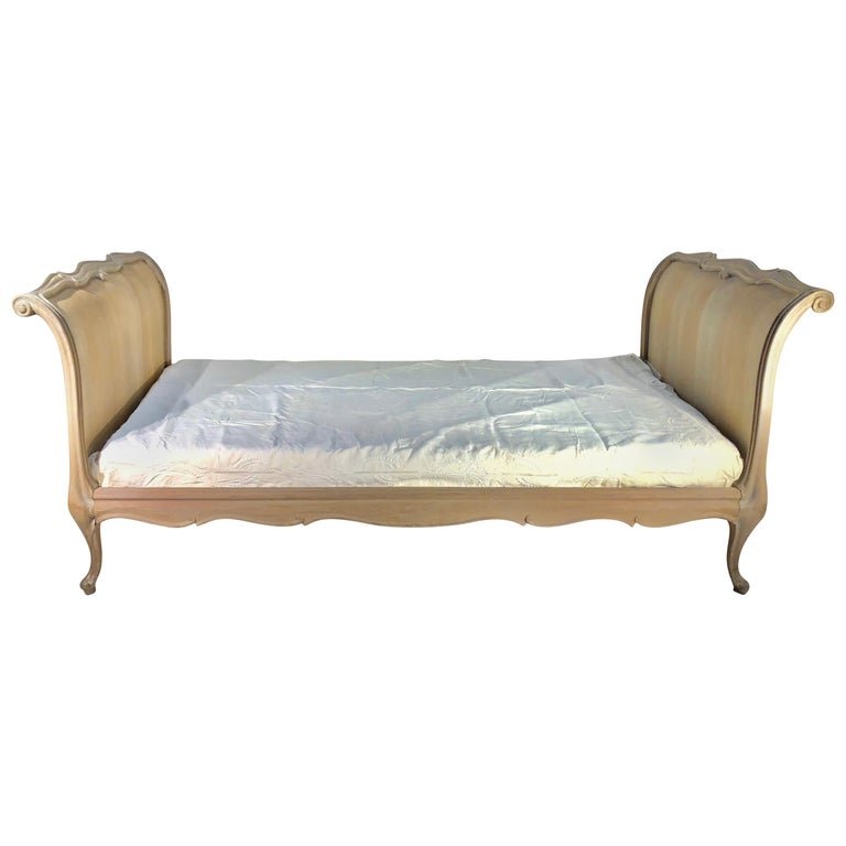 LOUIS XV STYLE DAY BEDA Louis XV