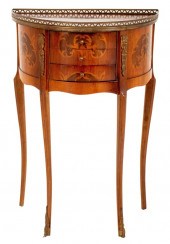 LOUIS XV STYLE DEMILUNE MARQUE
