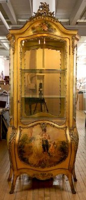 LOUIS XV STYLE GILT BOMBE VITR