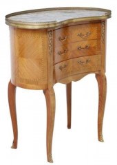 LOUIS XV STYLE KIDNEY-FORM SID