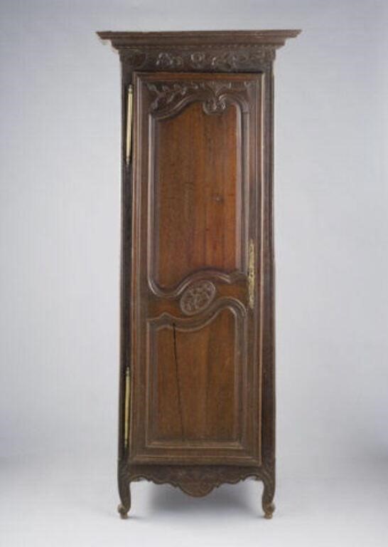 LOUIS XV STYLE PETITE OAK