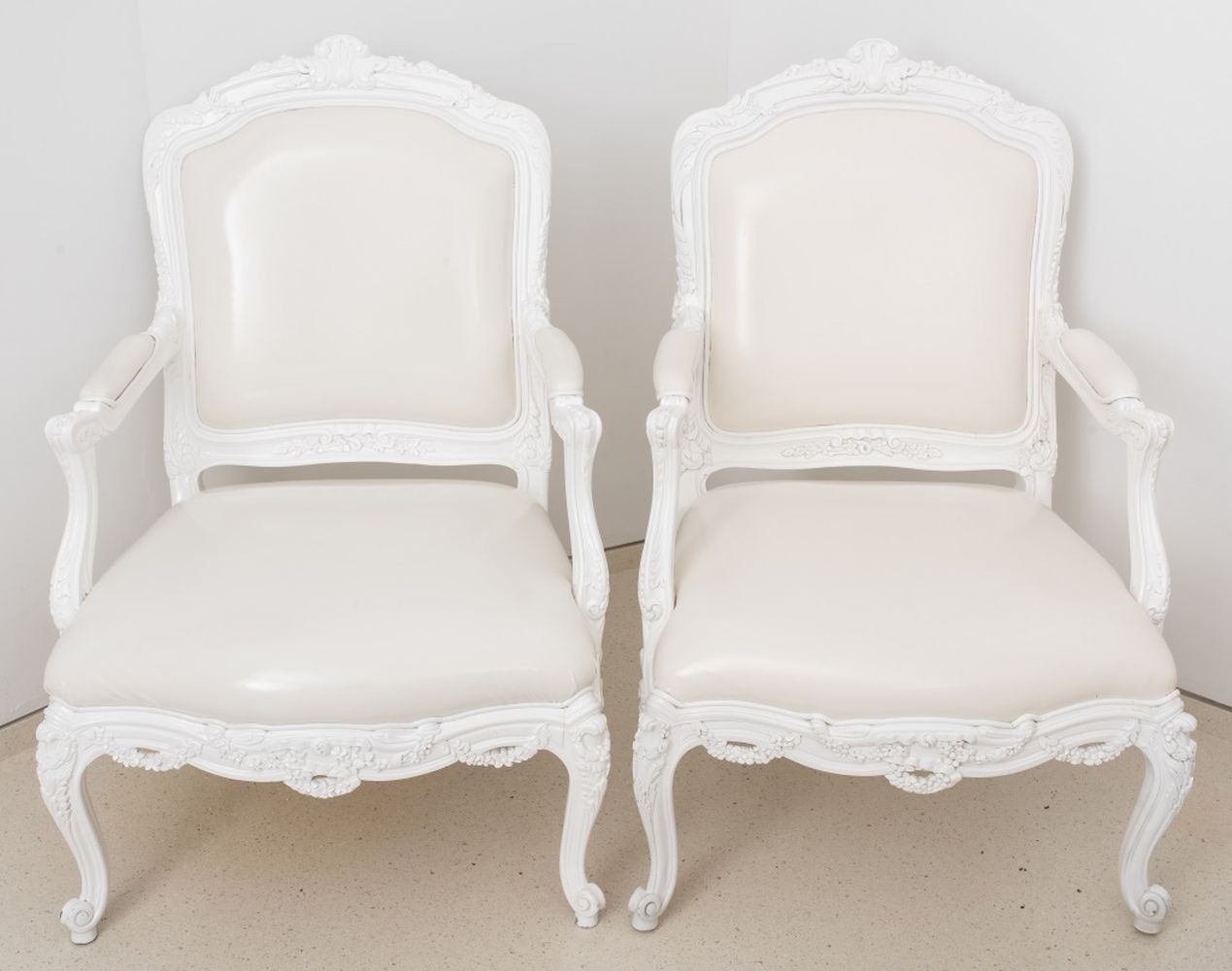 LOUIS XV STYLE WHITE LACQUERED