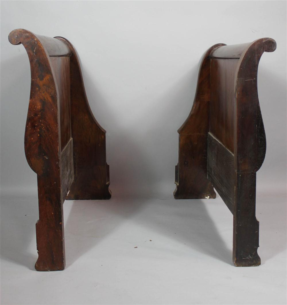 LOUIS XVI CARVED MAHOGANY TUB