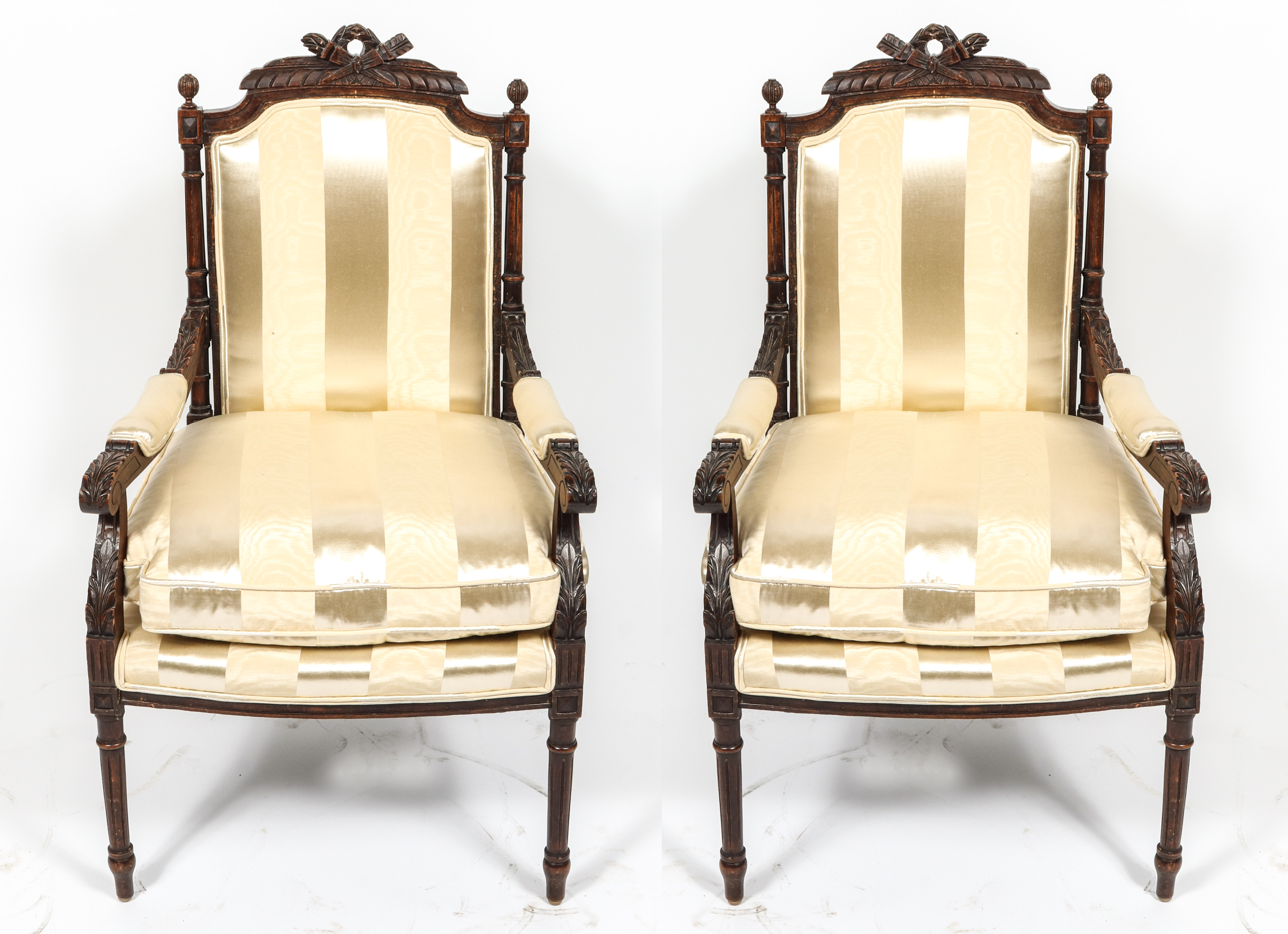 LOUIS XVI MANNER FAUTEUIL ? LA