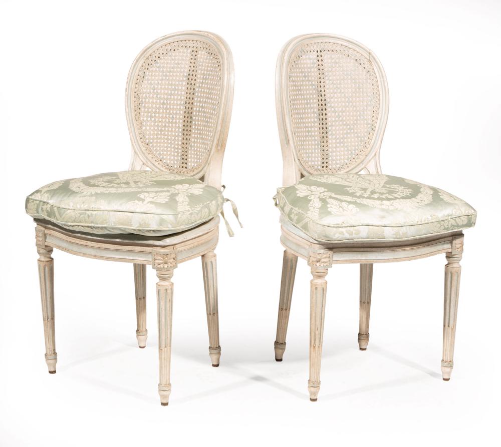 LOUIS XVI-STYLE BLEU AND CREME