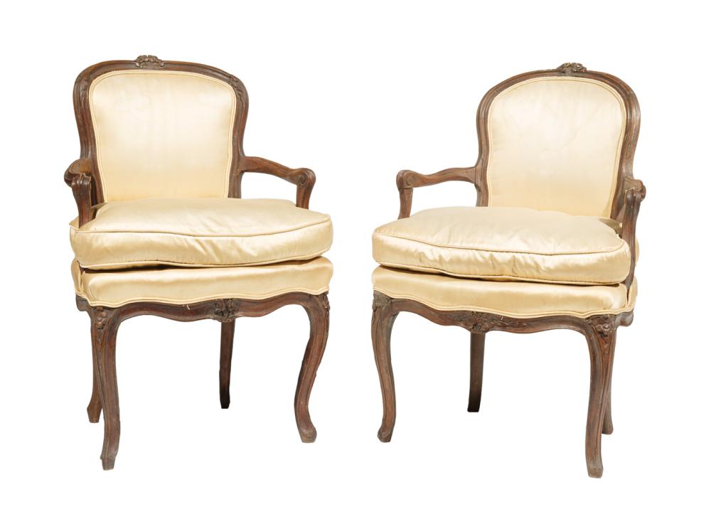 LOUIS XVI-STYLE CARVED BEECHWOOD