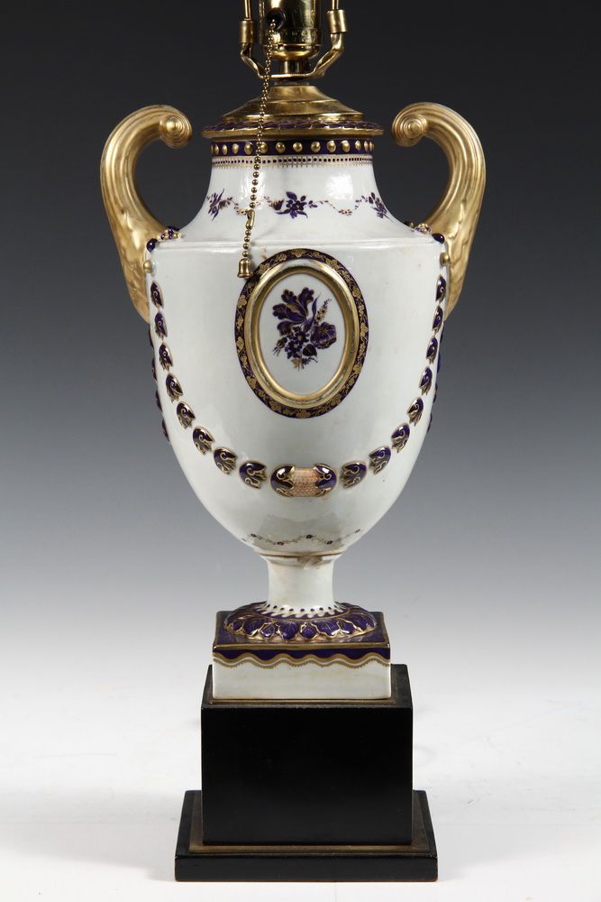 LOWESTOFT LAMP BASE - 19th c
