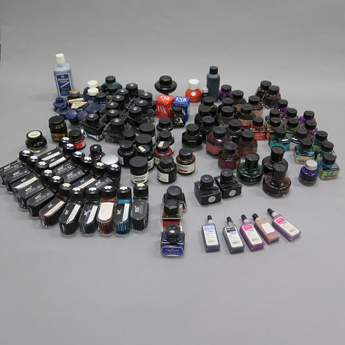 LRG GRP OF 121 FOUNTAIN PEN