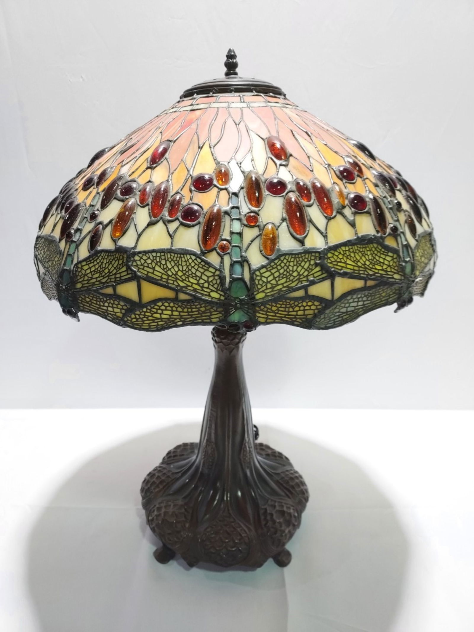LRG TIFFANY STYLE STAINED LEADED