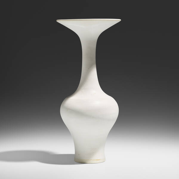 Lucie Rie. Bottle with flaring lip.