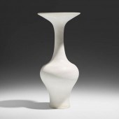 Lucie Rie. Bottle with flaring