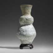 Lucie Rie. Large bottle. c. 19