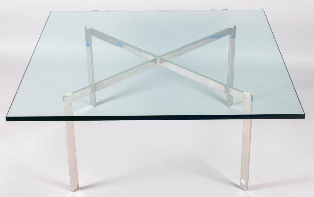 LUDWIG MIES VAN DE ROHE "BARCELONA"
