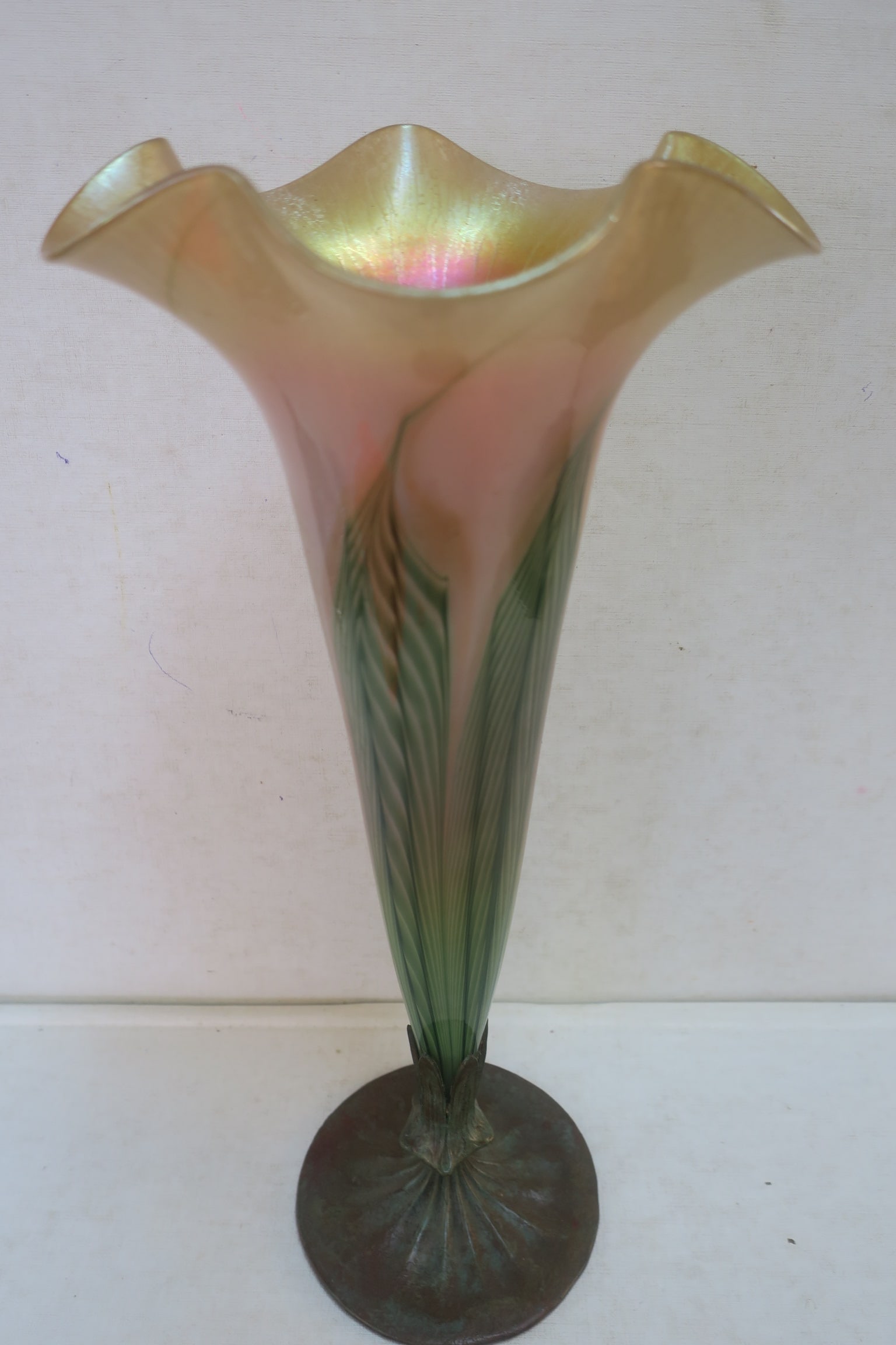 LUNDBERG STUDIOS ART GLASS AND