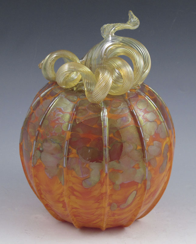 LUNDBERG STUDIOS ART GLASS PUMPKIN: