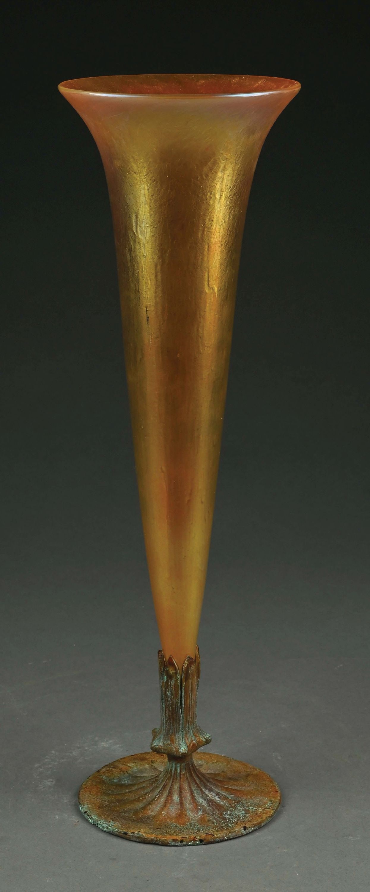 LUNDBERG STUDIOS ART GLASS VASE