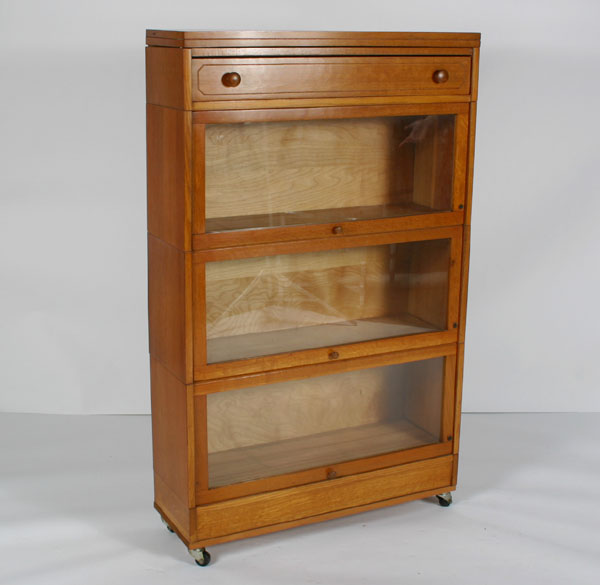 Lundtrsom three stack barrister