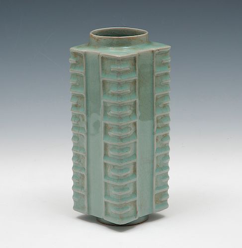 LUNGCHUAN CELADON GUAN-TYPE CONG