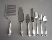 LUNT 'COLONIAL THEME' STERLING