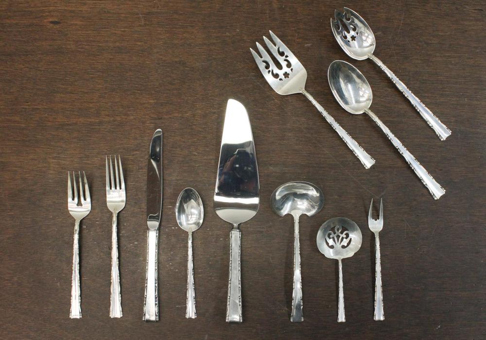 LUNT "MADRIGAL" STERLING SILVER