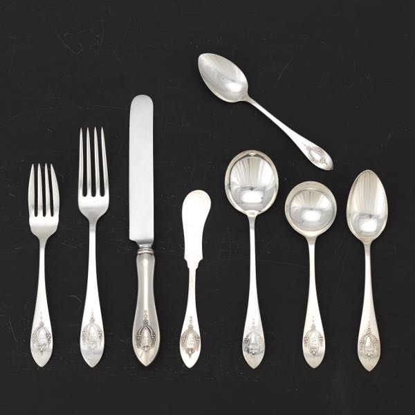 LUNT RLB STERLING SILVER DINNER