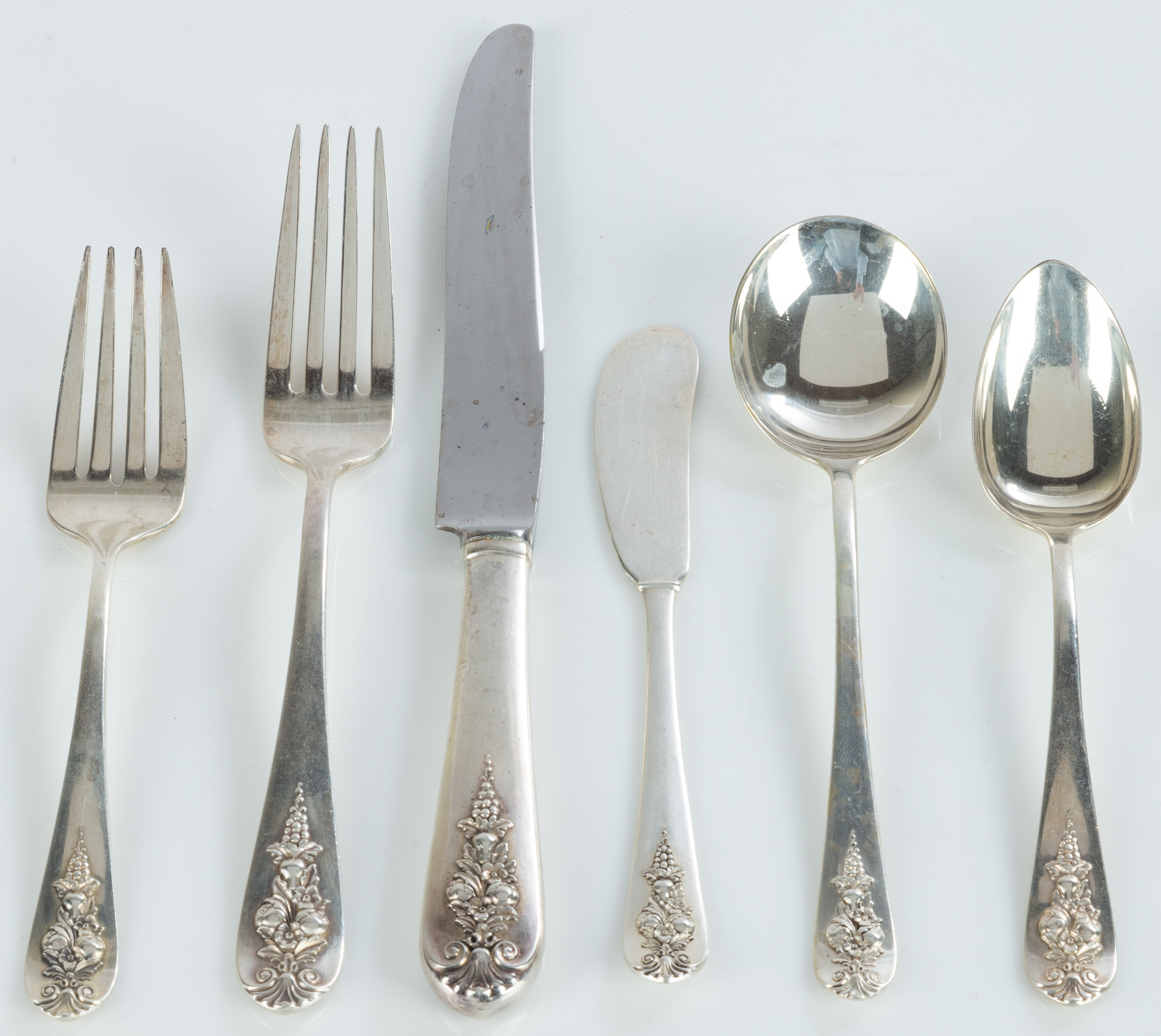 LUNT STERLING SILVER FLATWARE