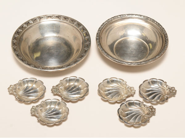 Lunt sterling silver nut dishes,