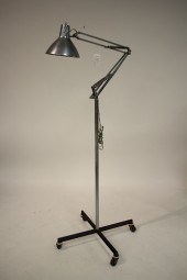 LUXO L2 CHROME WORK LIGHT ON R