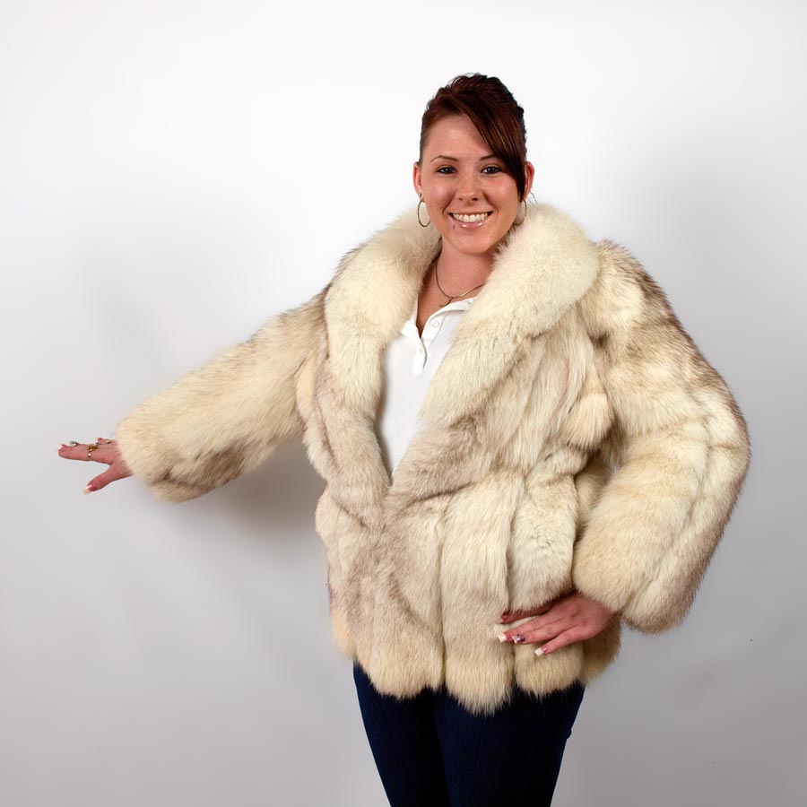 LUXURIOUS SILVER FOX ? FUR