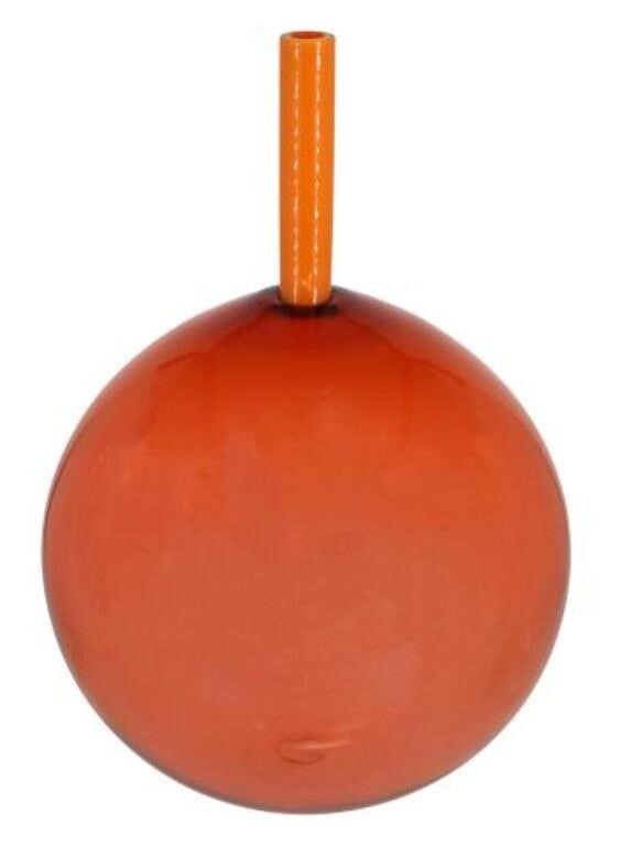 LYNN READ VITRELUXE ART GLASS VASE,
