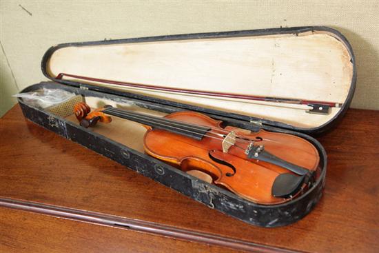 LYON & HEALEY VIOLIN. Maple and
