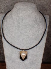 MABE PEARL AND BLACK ONYX PEND