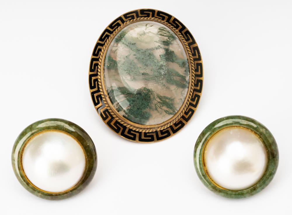 MABE' PEARL EARRINGS & MOSS