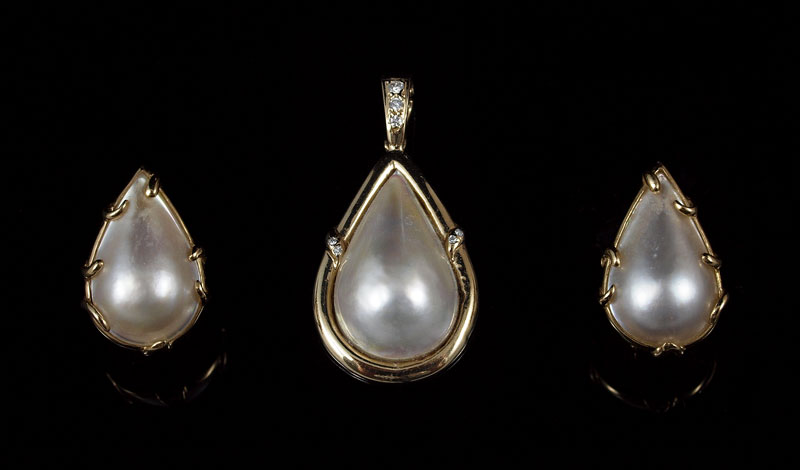 MABE PEARL PENDANT & EARRINGS: