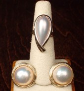 MABE PEARL RING AND PAIR OF EA