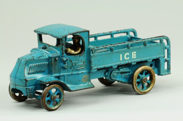 MACK ''ICE'' TRUCK Arcade cast iron