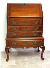 MADDOX QUEEN ANNE MAHOGANY SEC