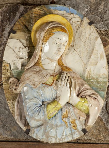Madonna Plaqueterra cotta in the