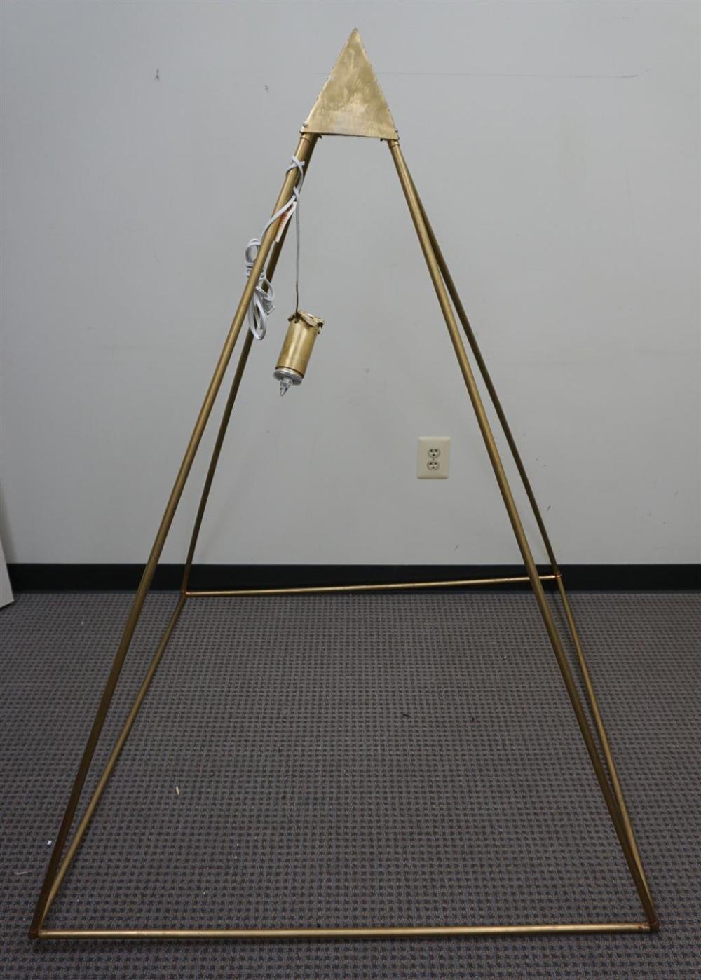 MAGIC LIGHTING BRASS FLOOR LAMP