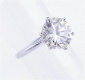 Magnificent solitaire diamond