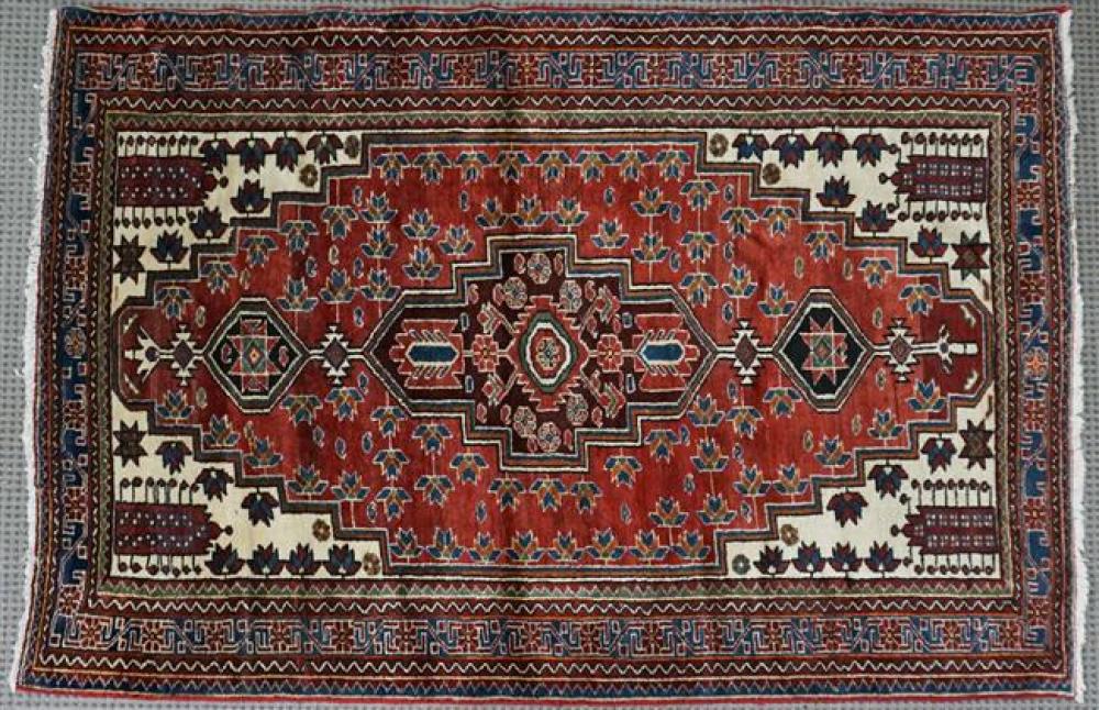 MAHABAD RUG, 4 FT 5 IN X 6 FT 4