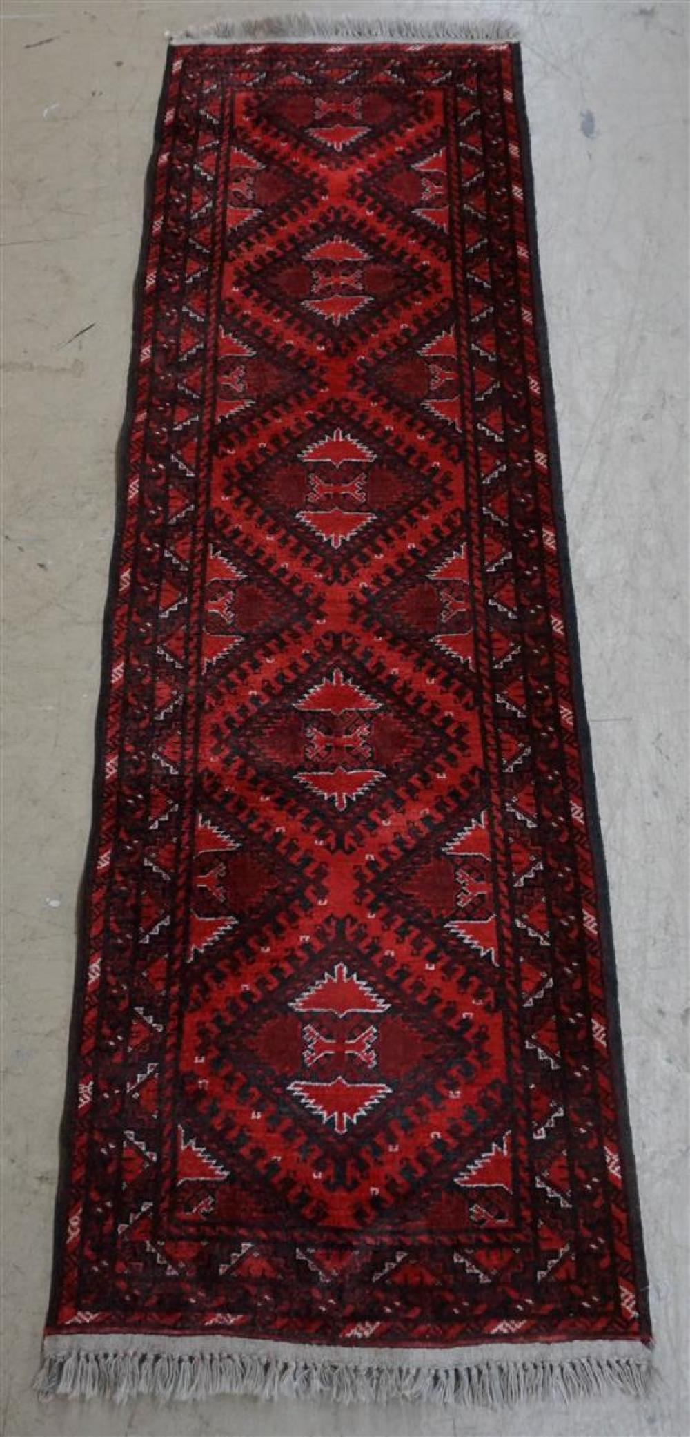 MAHAL RUNNER, 8 FT 9 IN X 2 FT 8