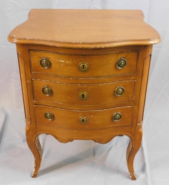 MAHOGANY 3 DRAWER COMMODE WITH A